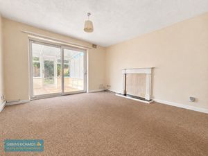 Sitting room- click for photo gallery